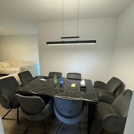 Deluxe Apartment *